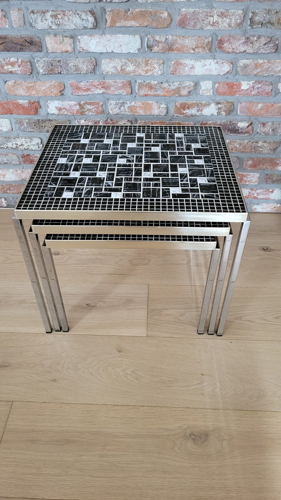 Image 1 of Wunderschönes Set aus 3 Vintage-Satztischen mit Mosaik