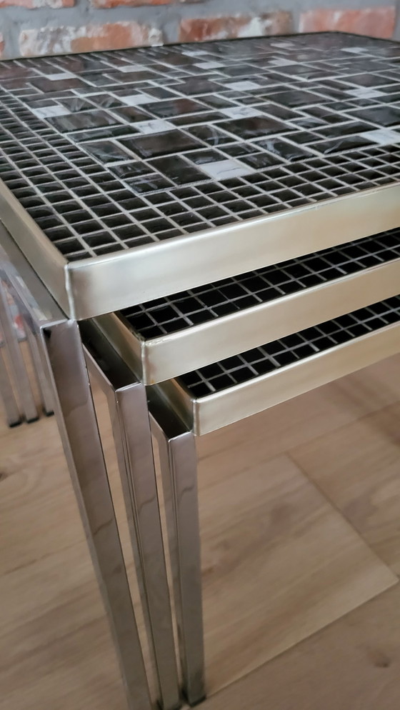 Image 1 of Wunderschönes Set aus 3 Vintage-Satztischen mit Mosaik