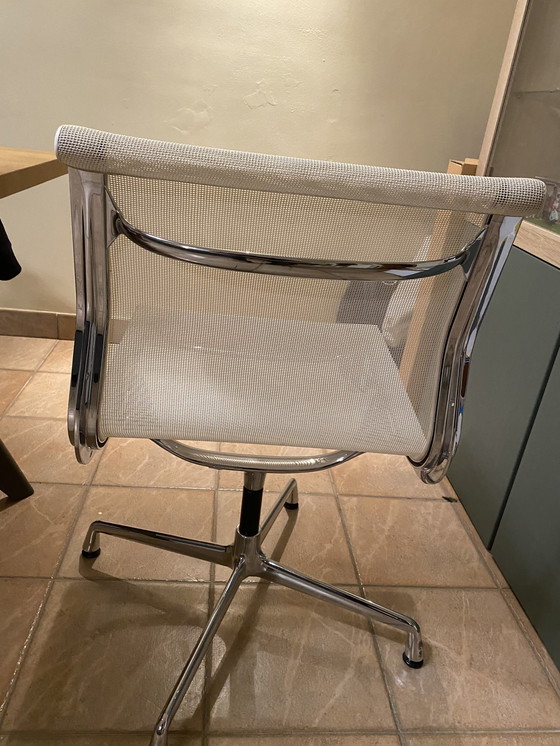 Image 1 of Vitra EA 106 Bürostuhl
