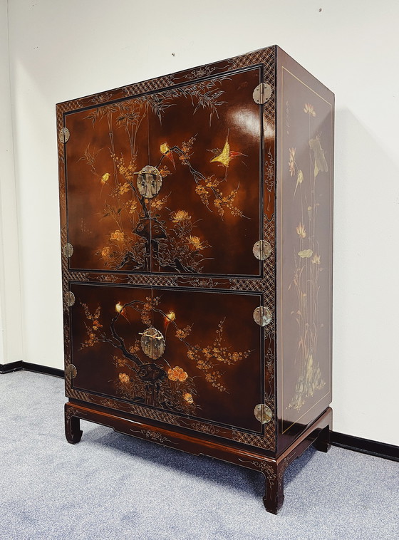 Image 1 of Vintage chinesischer Brautschrank