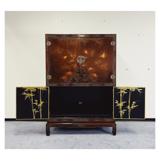 Image 1 of Vintage chinesischer Brautschrank