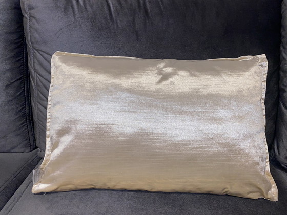 Image 1 of Colmore Elfenbein Samtkissen