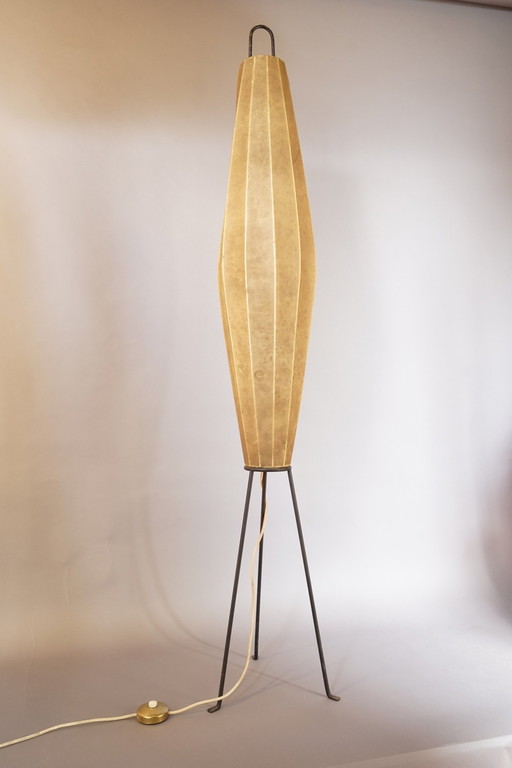 Deutsche Vintage Mid-Cocoon Stehlampe mit 3 Beinen, 1960er