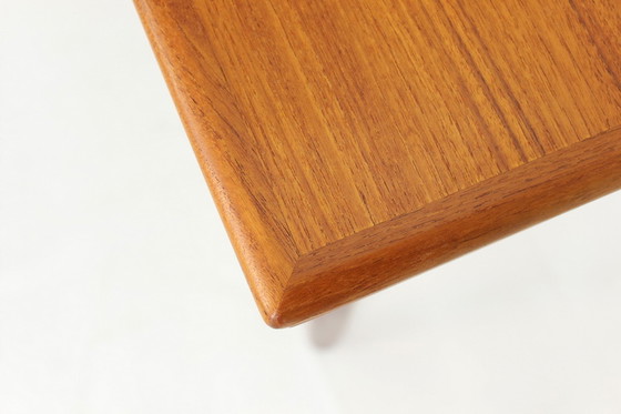 Image 1 of AM Møbler Mid-Century Danish Teak Dining Table / Esstisch, extendable