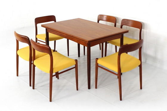 Image 1 of AM Møbler Mid-Century Danish Teak Dining Table / Esstisch, extendable