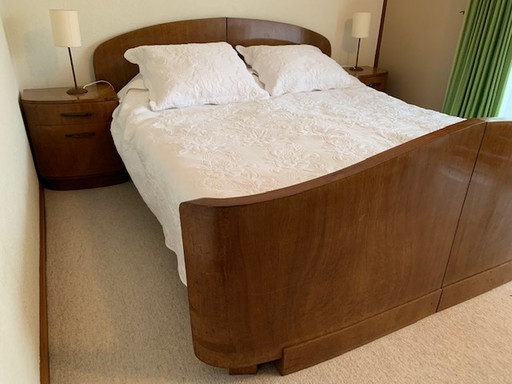 Art-Deco-Bett, Nachttisch und Schminktisch