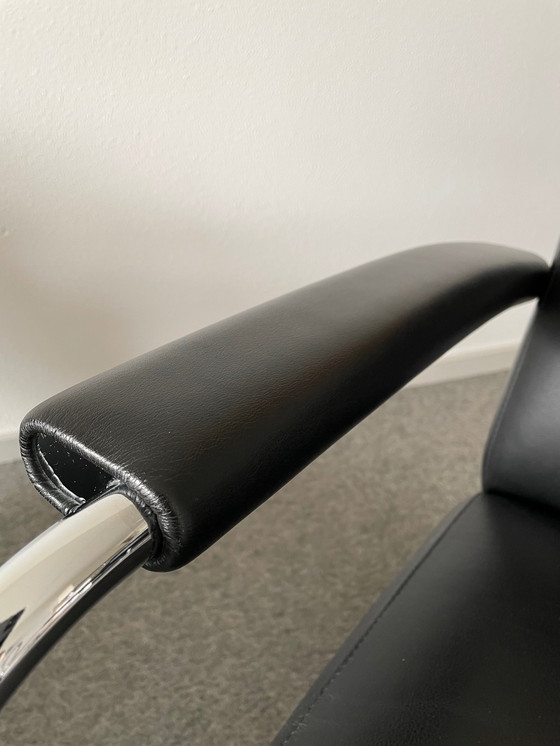 Image 1 of 2 x Leolux Scylla Sessel