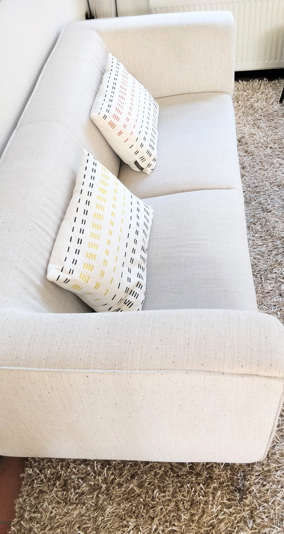 Image 1 of Montel Moreno bank + hocker