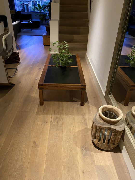 Image 1 of Formfester Couchtisch