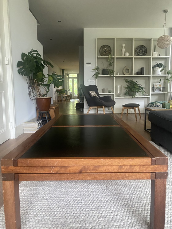 Image 1 of Formfester Couchtisch