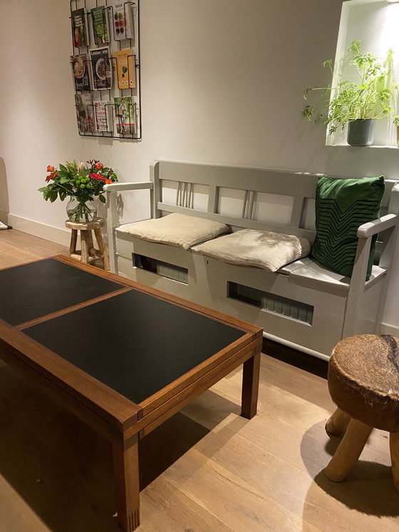 Image 1 of Formfester Couchtisch