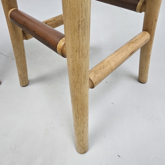 Image 1 of 2 neu gepolsterte Vintage-Barhocker aus Palmenholz, Bouclé-Stoff von Jim Thompson