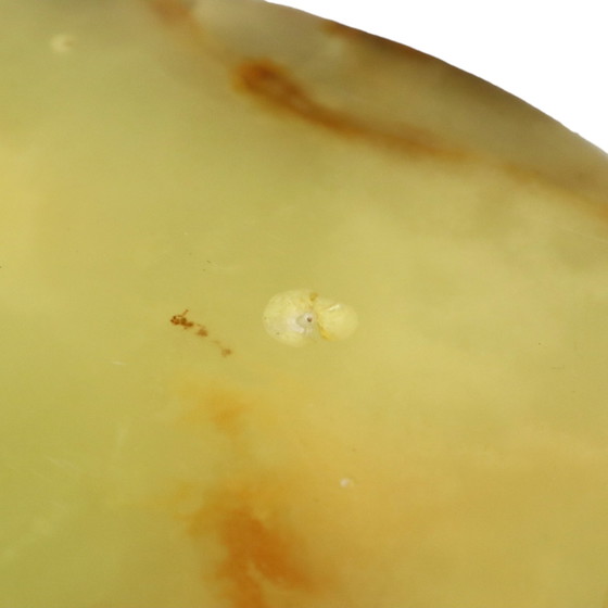 Image 1 of Klassischer Onyx-Beistelltisch oval
