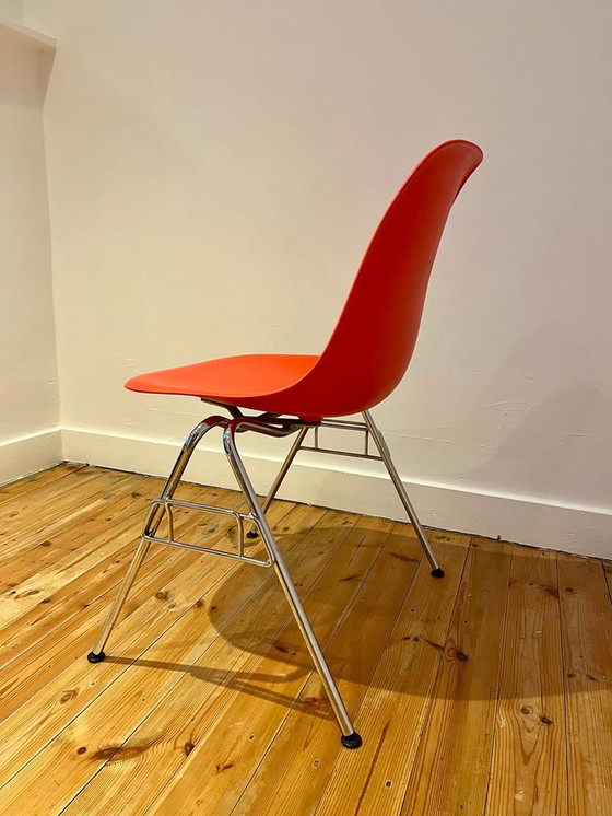 Image 1 of 2x Vitra DSS Stühle