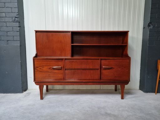 Englisches Highboard Jentique