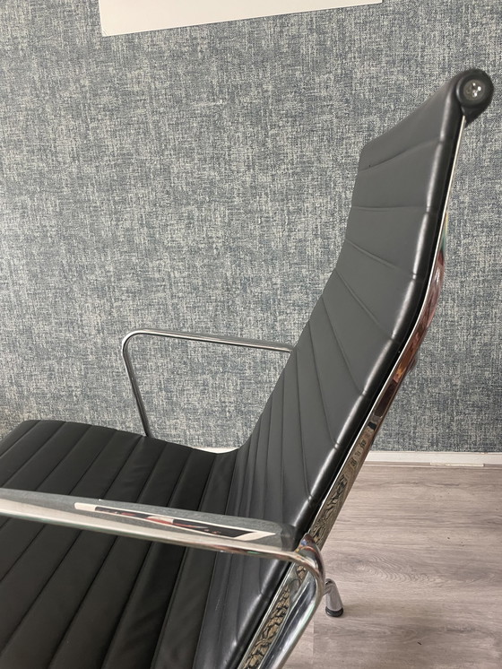 Image 1 of Vitra EA 115 Ledersessel, entworfen von Eames