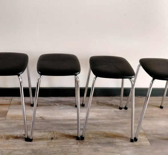 Image 1 of 4x alte Hocker