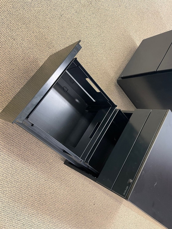 Image 1 of 2x mobiles Schubladenelement für den Schreibtisch von Ahrend