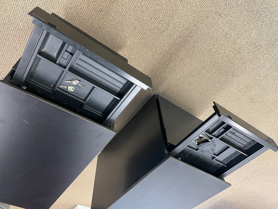 Image 1 of 2x mobiles Schubladenelement für den Schreibtisch von Ahrend