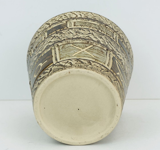 Image 1 of 1950er PFLANZTOPF abstraktes Sgraffito-Dekor in Braun und Beige