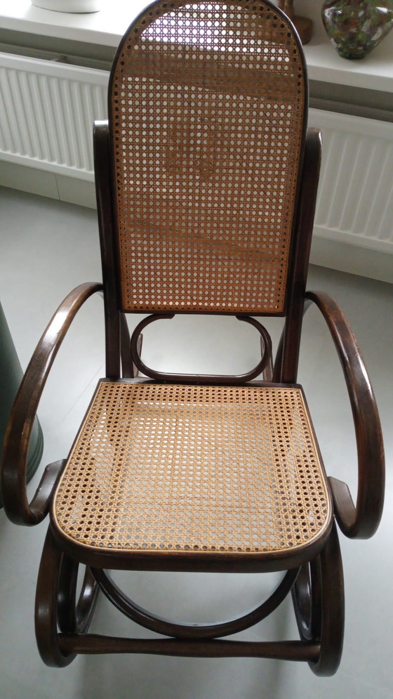 Image 1 of alter Schaukelstuhl