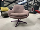 Pode Spot Rotate Sessel aus rosa Stoff