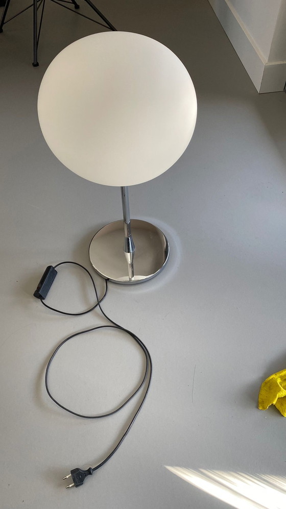 Image 1 of Floss Glo-Ball-Tischlampe