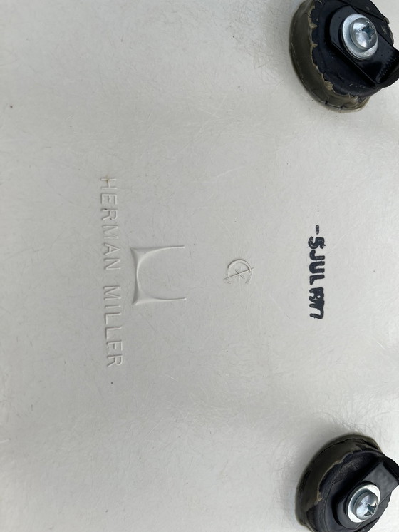 Image 1 of 8x Eames Original Herman Miller DSW Glasfaser-Walnussdübelsockel