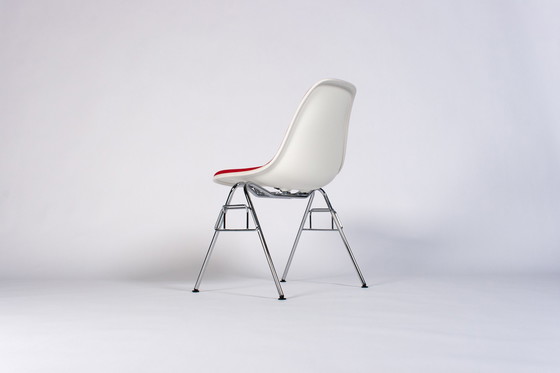 Image 1 of Vitra Eames Plastic Side Chair DSS (Lagerbestand: 50)