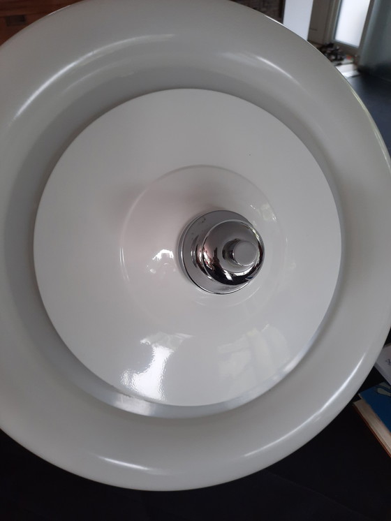 Image 1 of UFO Lampe Retro Space Age Lampe Massive Hängelampe aus den 1970er Jahren.