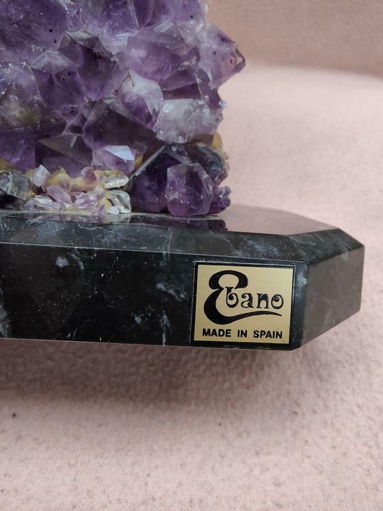 Image 1 of Liebespaar aus Ebano-Bronze auf Amethyst und Quarz