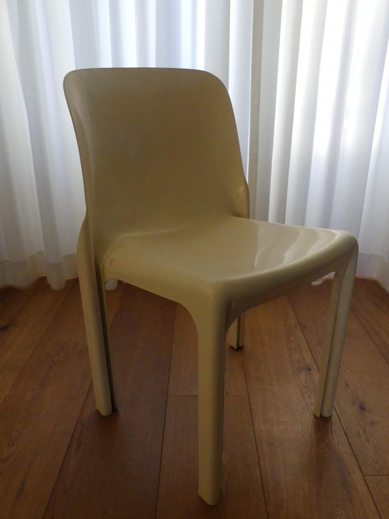 Image 1 of Vico Magistretti Selene Esszimmerset