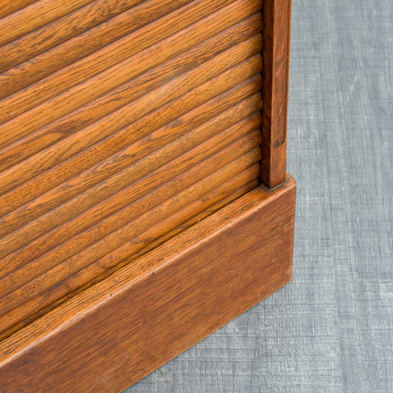 Image 1 of 40er Jahre Rollladenschrank, Eiche massiv