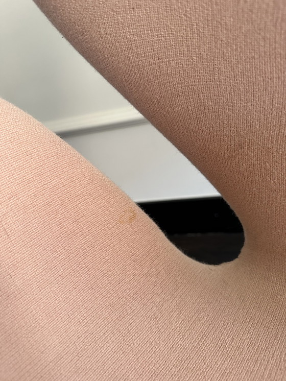 Image 1 of Fritz Hansen Schwanenstuhl