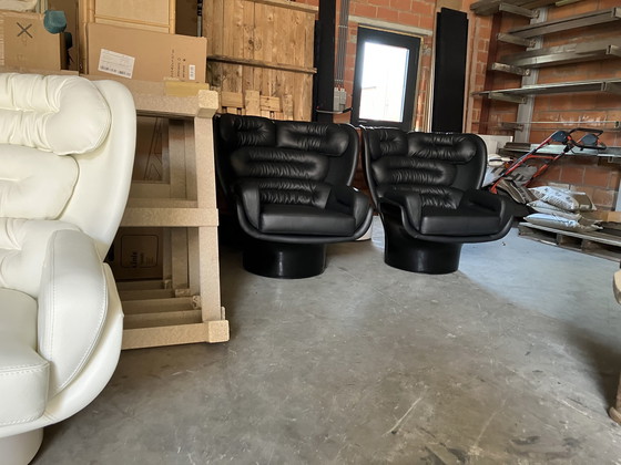 Image 1 of 2x Schwarz auf Schwarz Joe Colombo Elda Stühle