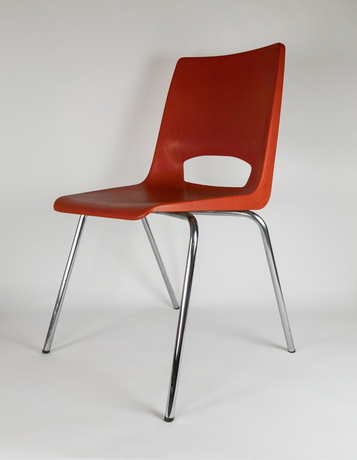 Ahrend the Circle Esszimmerstuhl von Harry Potter und Alexander Phillipus