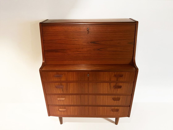 Image 1 of Vintage Schreibtisch in Teakfurnier Dänemark 1960er Jahre.