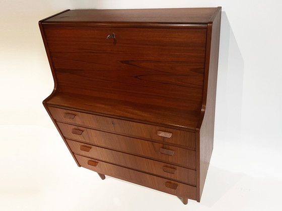 Image 1 of Vintage Schreibtisch in Teakfurnier Dänemark 1960er Jahre.