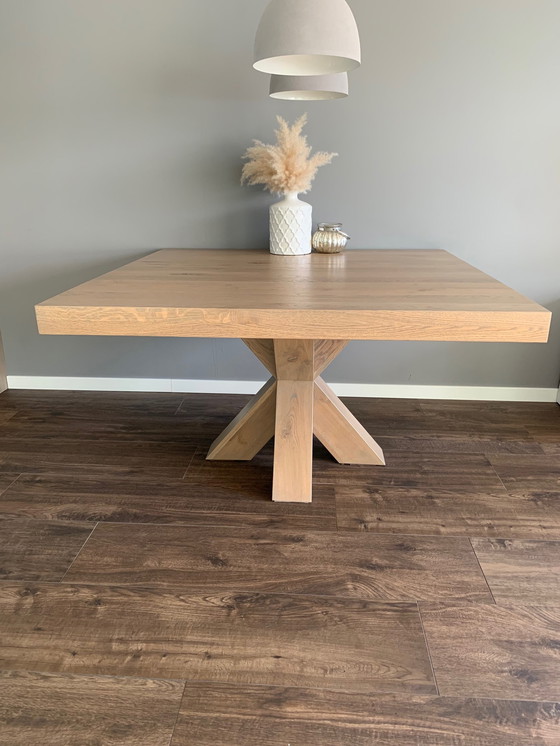 Image 1 of Luxuriöser selbst entworfener und handgefertigter Esstisch aus massiver Eiche