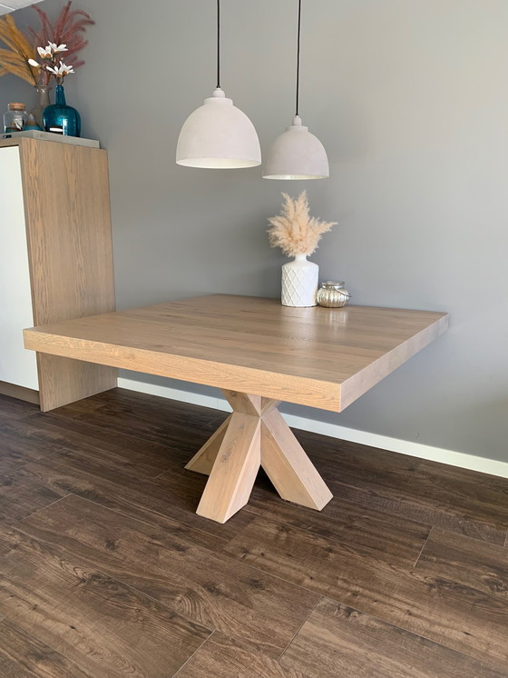 Image 1 of Luxuriöser selbst entworfener und handgefertigter Esstisch aus massiver Eiche