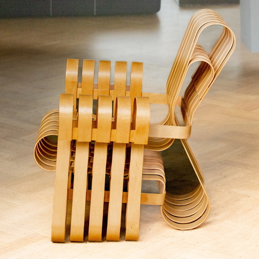 Knoll Power Play™ Stuhl und Ottomane von Frank Gehry