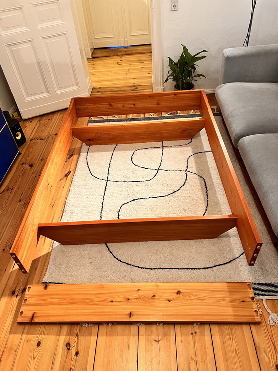 Image 1 of Massivholz Bett