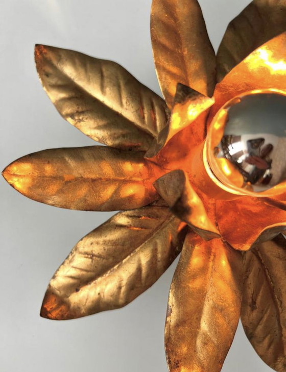 Image 1 of Deckenleuchte Flower mit blattvergoldetem Design Hans Kögl