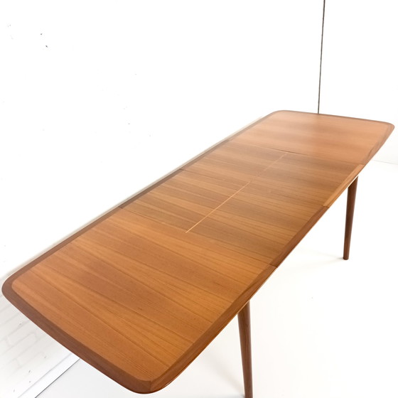 Image 1 of Ausziehbarer Vintage Esszimmertisch aus Teakholz