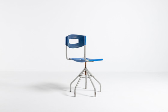 Image 1 of Vintage Industriehocker