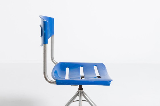 Image 1 of Vintage Industriehocker