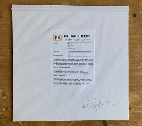 Image 1 of Chair II - Signiertes Foto in limitierter Auflage von Richard Heeps