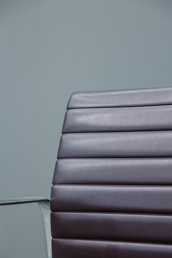 Image 1 of Eames EA117 Bürostuhl