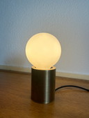 Menu-Sockellampe mit Dimmer