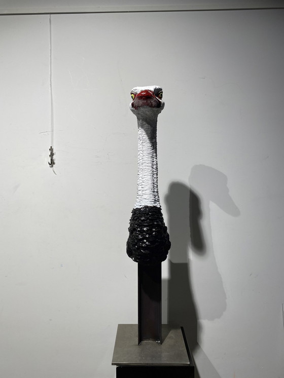 Image 1 of Svenski Strauß-Statue